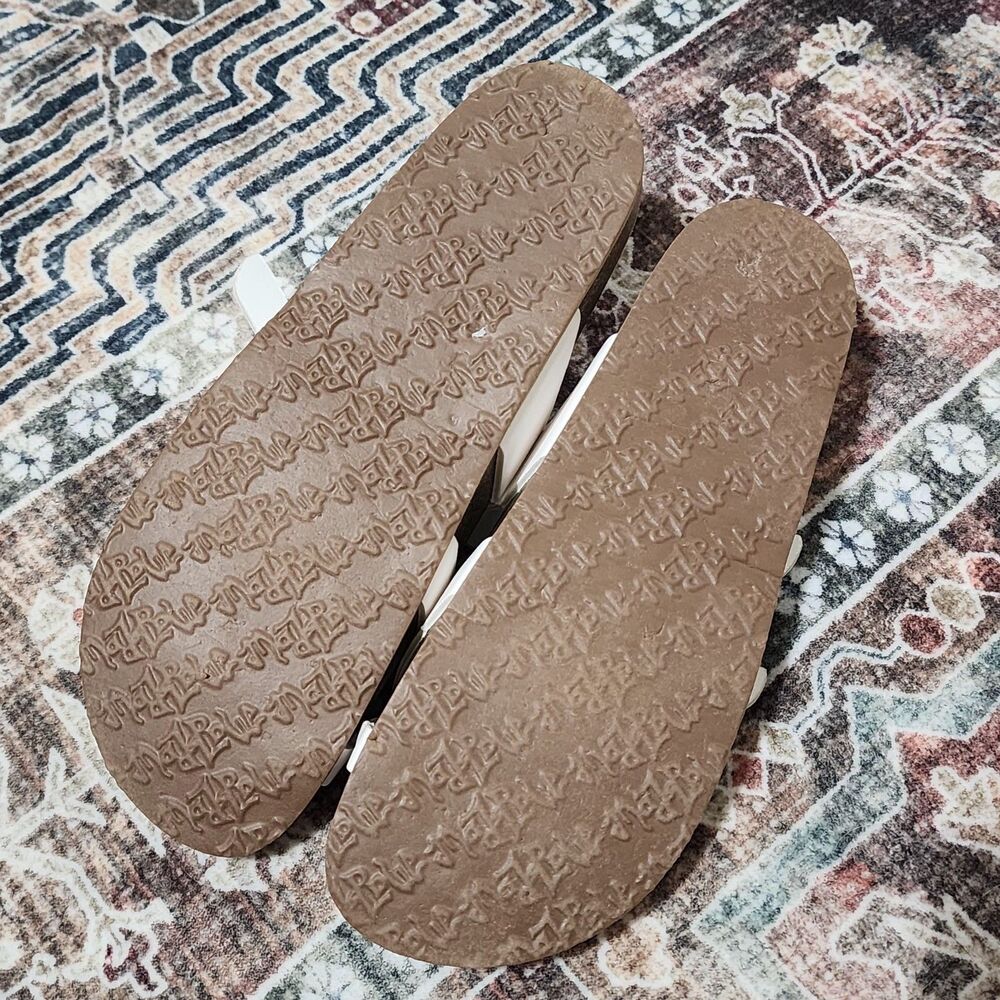 Target Women's White Buckle Adjustable Strap Flat Sandals Casual - Picture 2 of 2